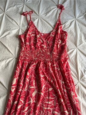 Patrons of Peace Womens US Medium Red and Cream Floral Smocked Midi Dress
